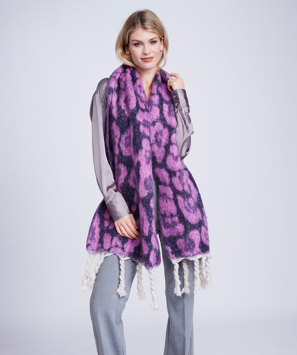 Tabbie - Oversized Blanket Scarf