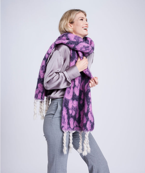 Tabbie - Oversized Blanket Scarf